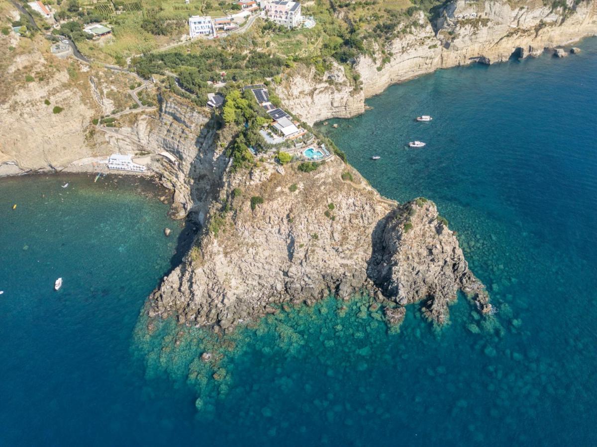Punta Chiarito Hotel 4*