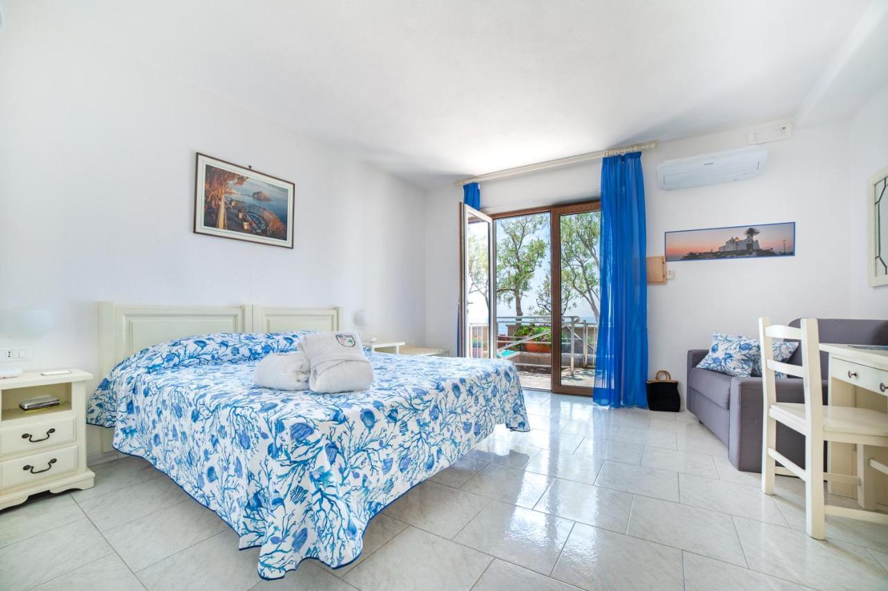 Hotel Punta Chiarito
