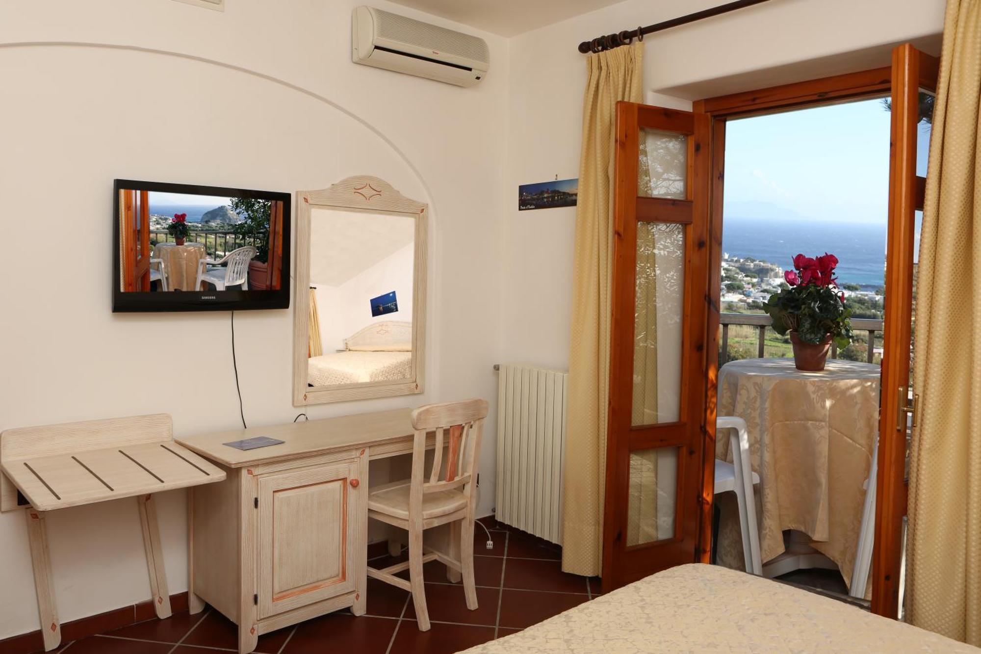 Punta Chiarito Hotel 4*
